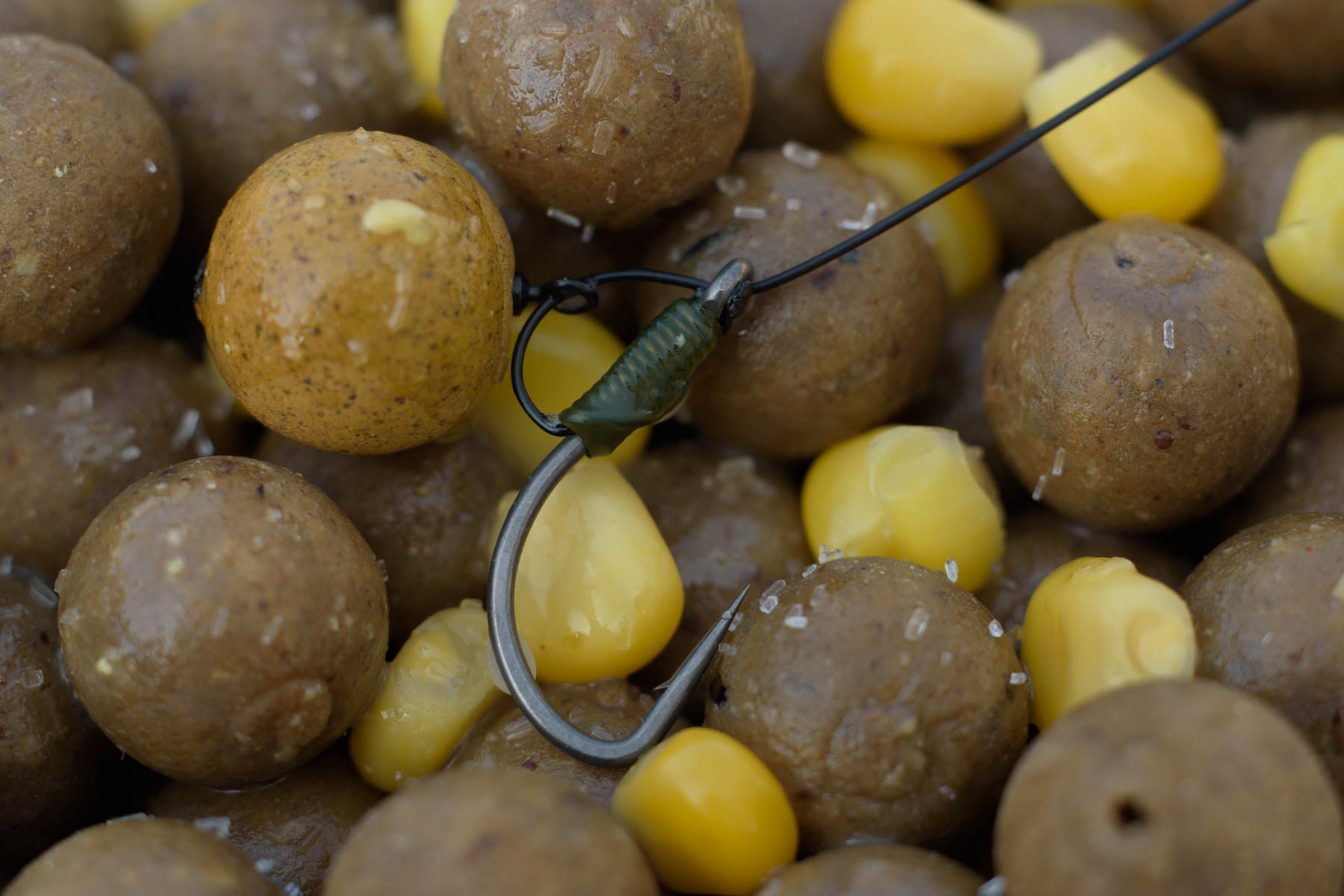 How to choose the best hooklink material for carp fishing