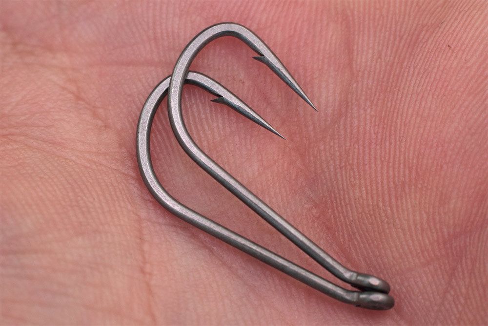 Angling Iron Duropoint Long shank L/S carp hooks, available in sizes 4,6 and 8 Micro barbed and are Teflon coated as with all our patterns.